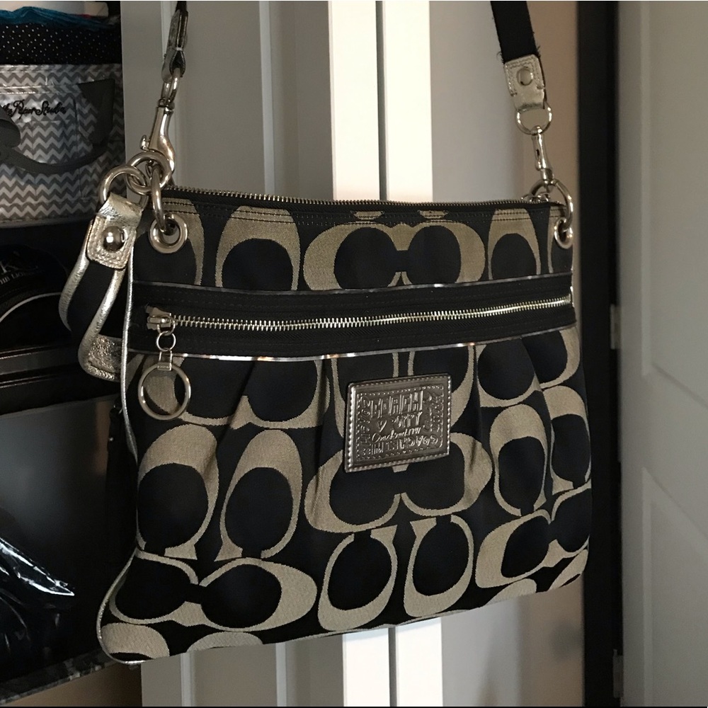 Coach Poppy crossbody with purple inside